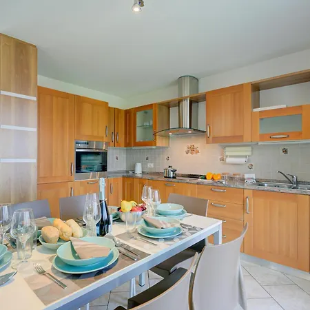 Casa Zaira 1 2Br In Caviano Gambarogno - Happy Rentals *