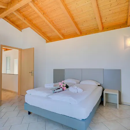 Apartmán Casa Zaira 1 2Br In Caviano Gambarogno - Happy Rentals
