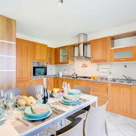 Apartmán Casa Zaira 1 2Br In Caviano Gambarogno - Happy Rentals Caviano