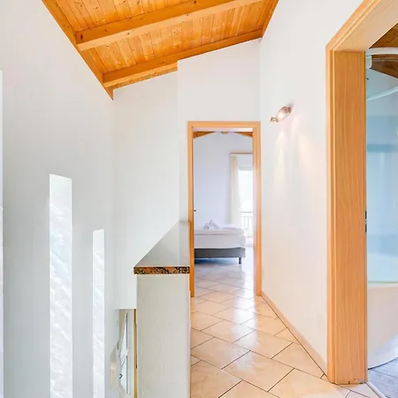 Casa Zaira 1 2Br In Caviano Gambarogno - Happy Rentals
