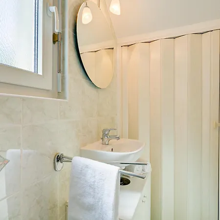 Casa Zaira 1 2Br In Caviano Gambarogno - Happy Rentals Apartmán *